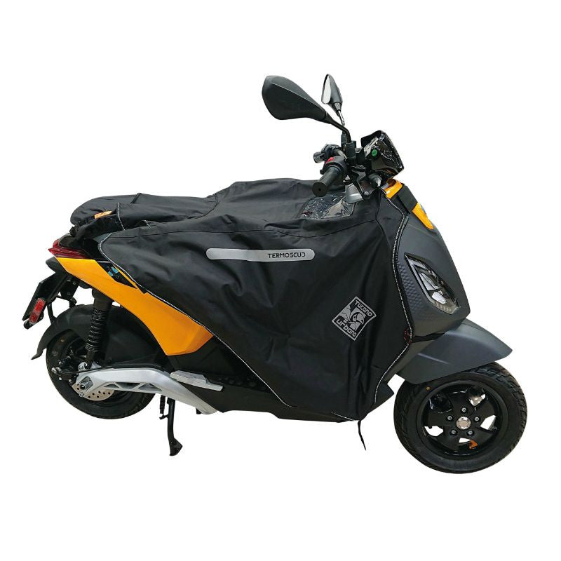 TABLIER TUCANO PIAGGIO 50 ONE 2022> (R231-X) (TERMOSCUD) (SYSTEME ANTI-FLOTTEMENT SGAS)